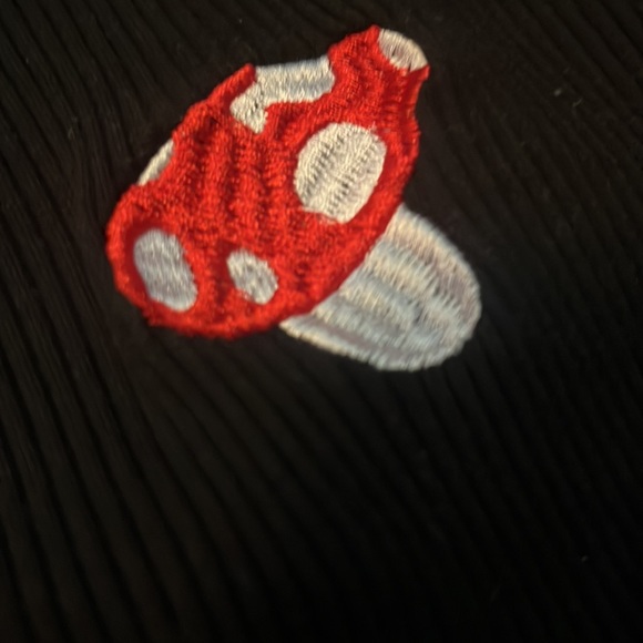 Mushroom crop top - Picture 2 of 3